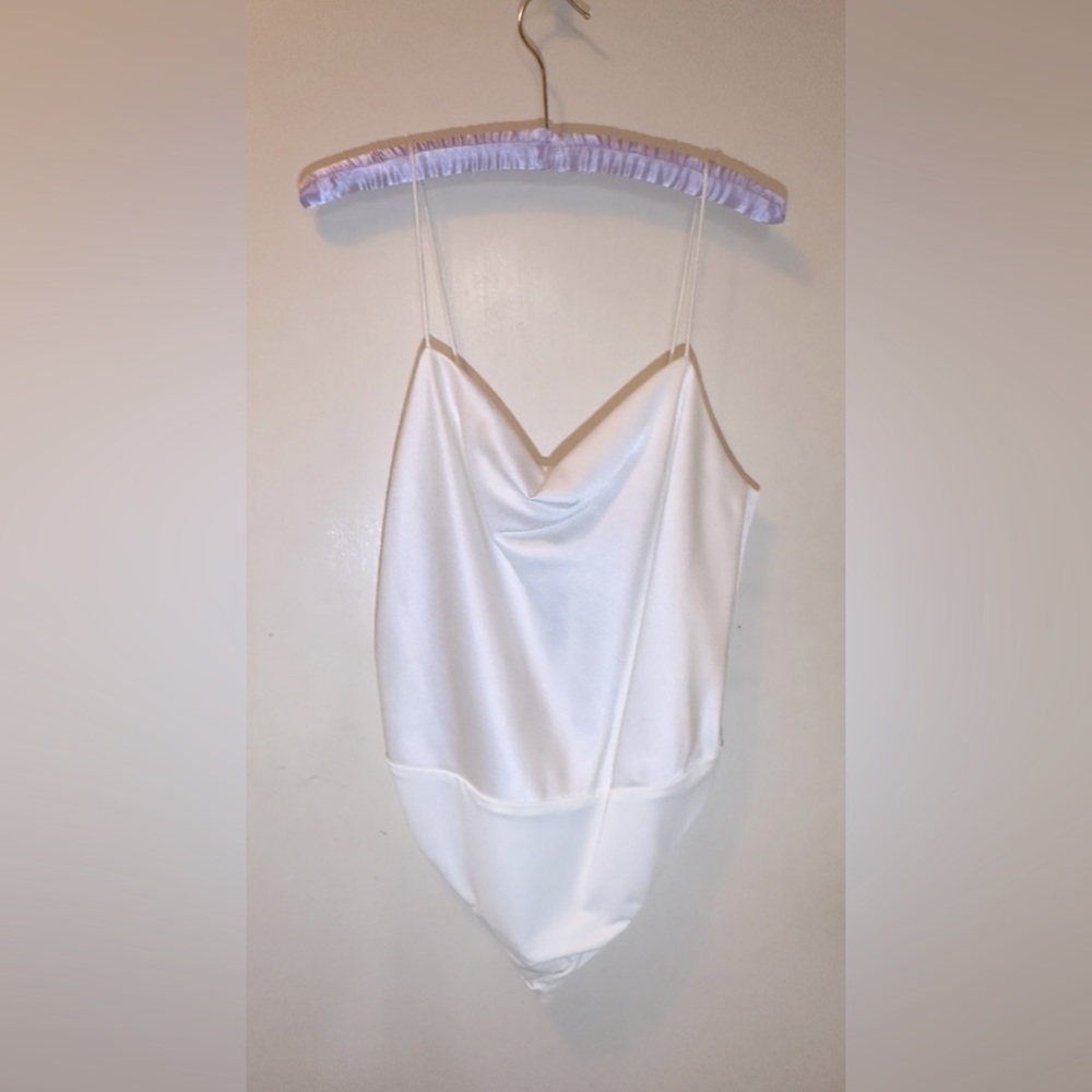 Alice and Olivia, Medium Size, White Color